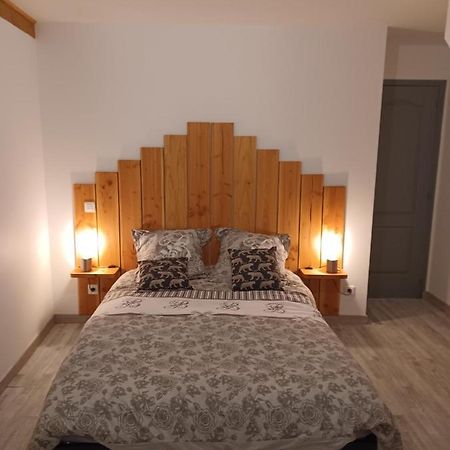 La Maison Du Bonheur Saint-Germain-Laval  Екстериор снимка