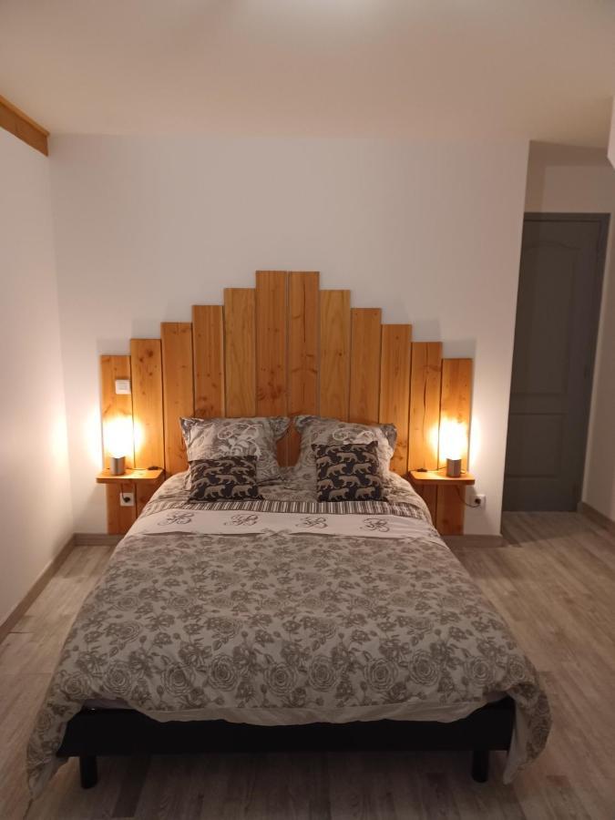 La Maison Du Bonheur Saint-Germain-Laval  Екстериор снимка